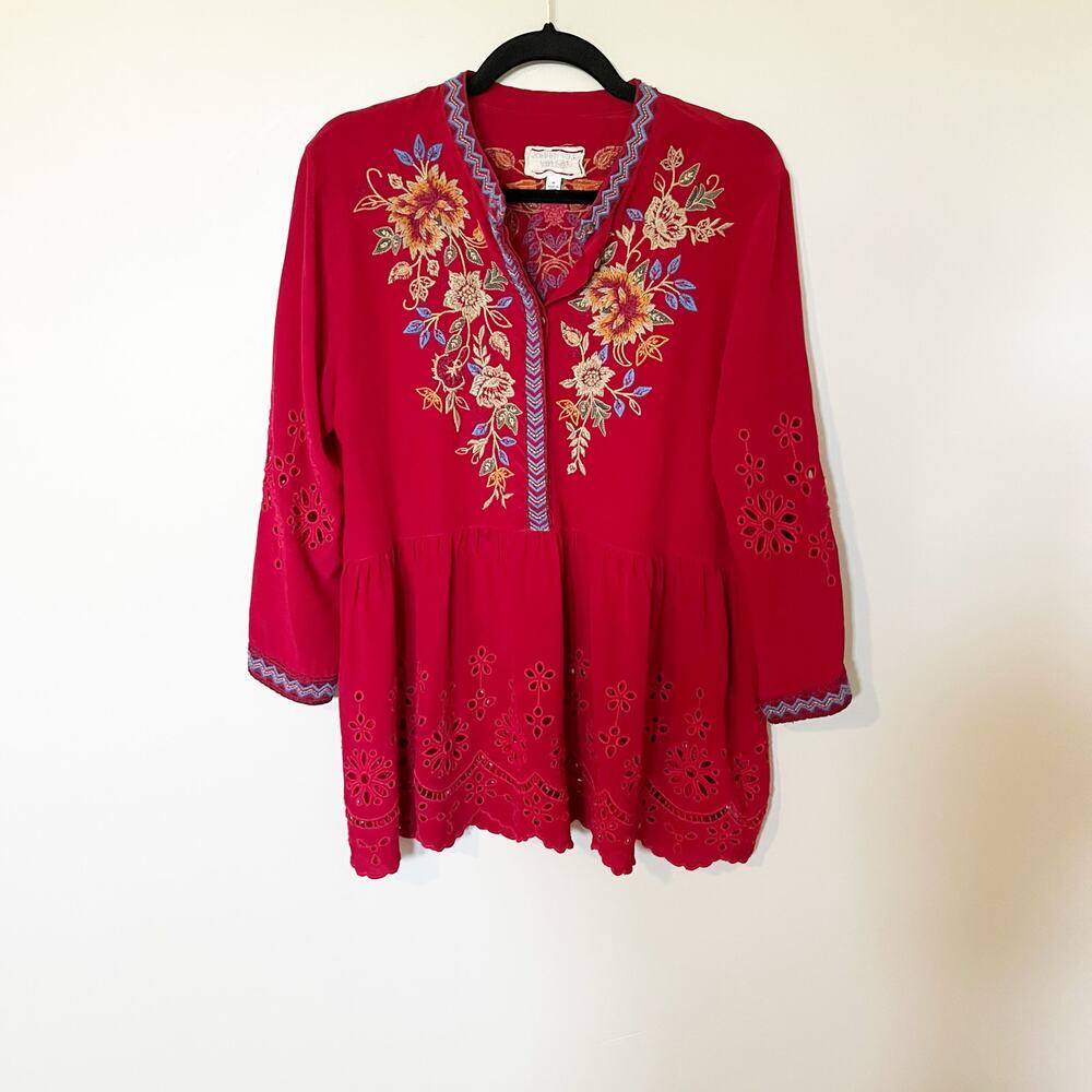 Johnny‎ was Mona top red embroidered women’s medium